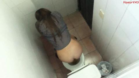 8689